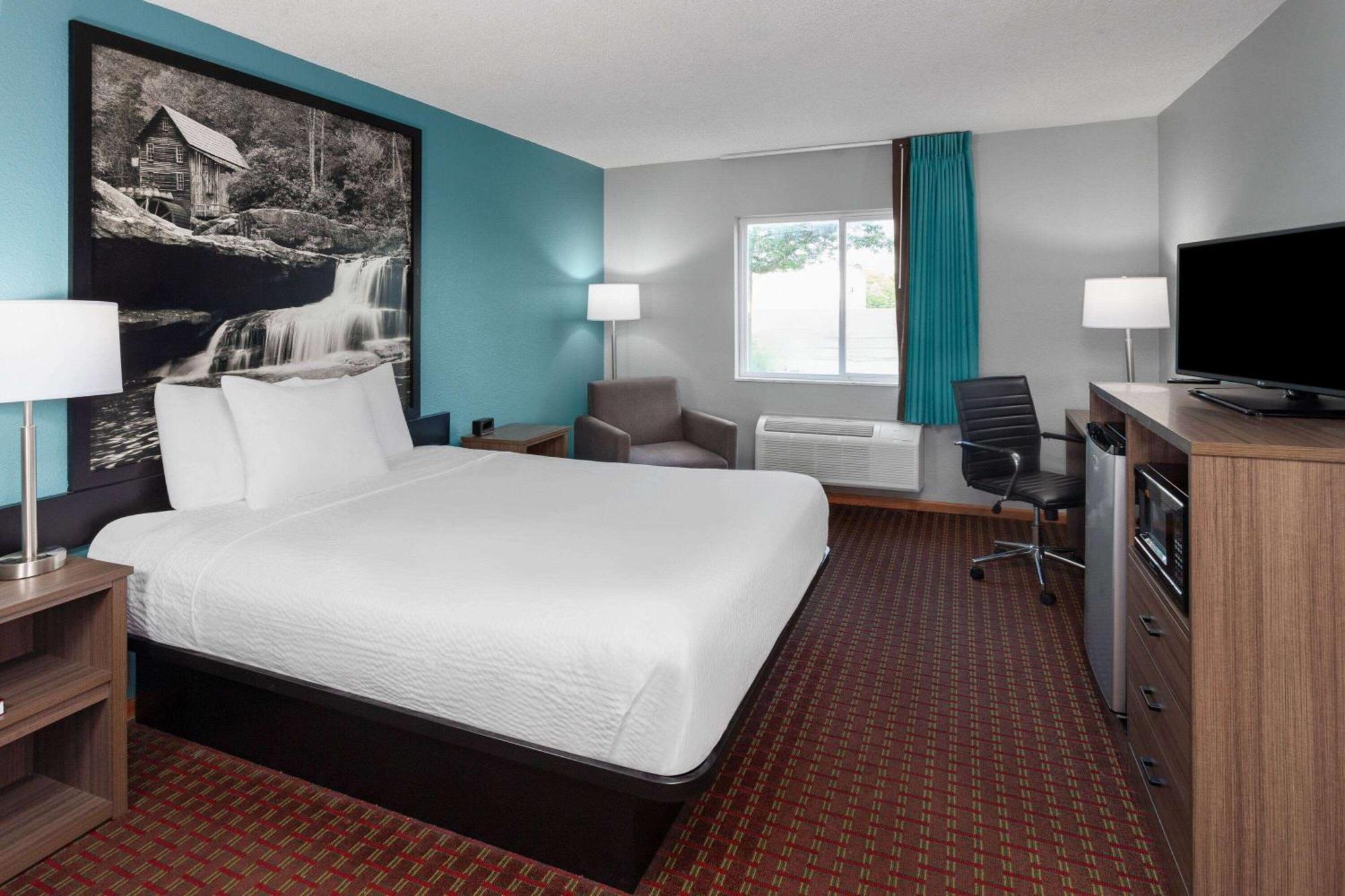 Super 8 By Wyndham Mchenry Fox Lake Area Buitenkant foto